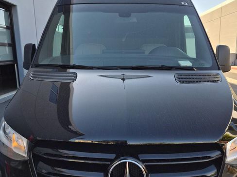 Used 2019 Mercedes-Benz Sprinter 170 image 2
