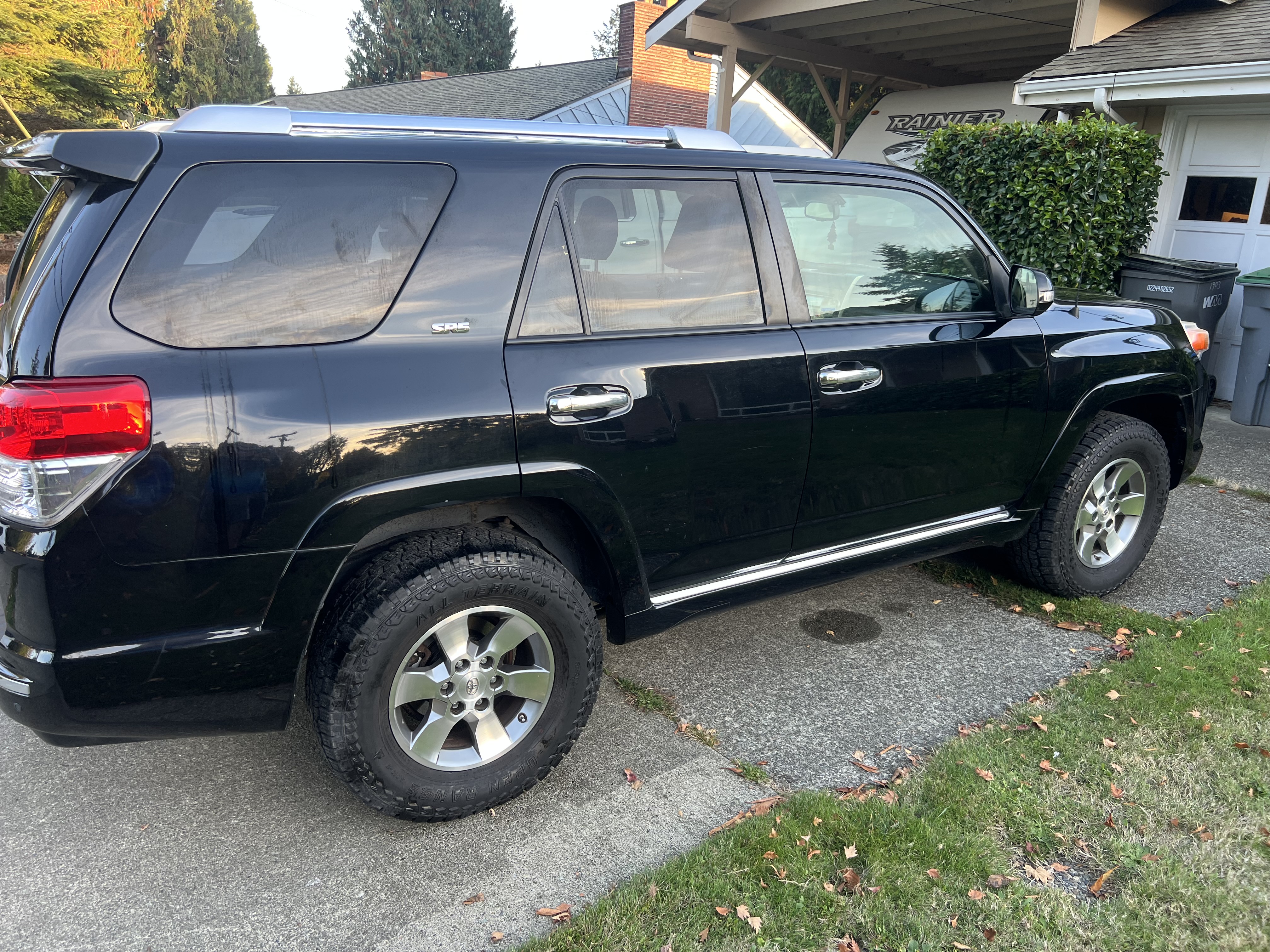 Used 2013 Toyota 4Runner SR5 w/ Convenience Pkg AWD/4WD image 4