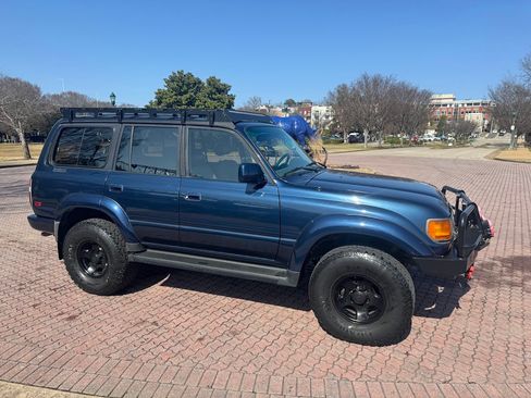 Used 1997 Toyota Land Cruiser image 2