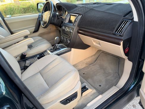 Used 2013 Land Rover LR2 AWD/4WD image 13