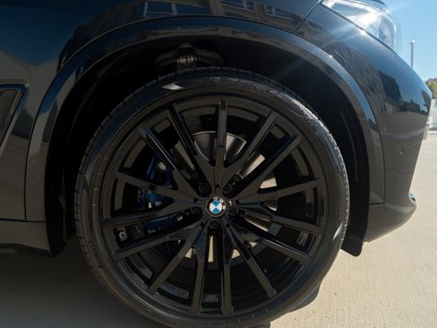 Used 2020 BMW X5 M50i w/ Executive Package image 27