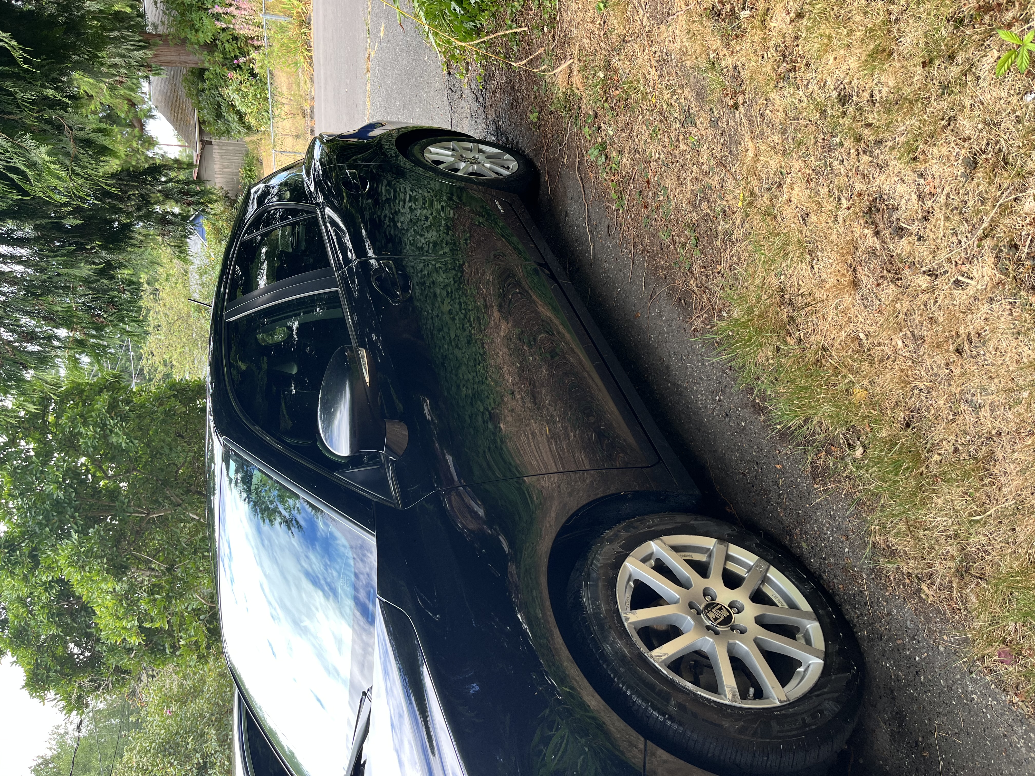 Used 2012 Lexus CT 200h Premium w/ Leather Pkg FWD image 1