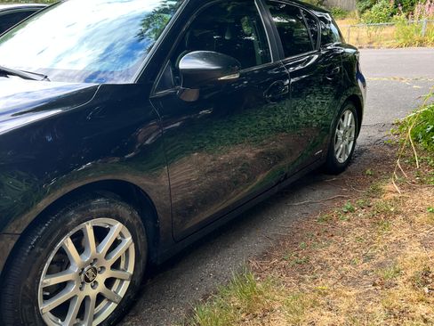 Used 2012 Lexus CT 200h Premium w/ Leather Pkg FWD image 1