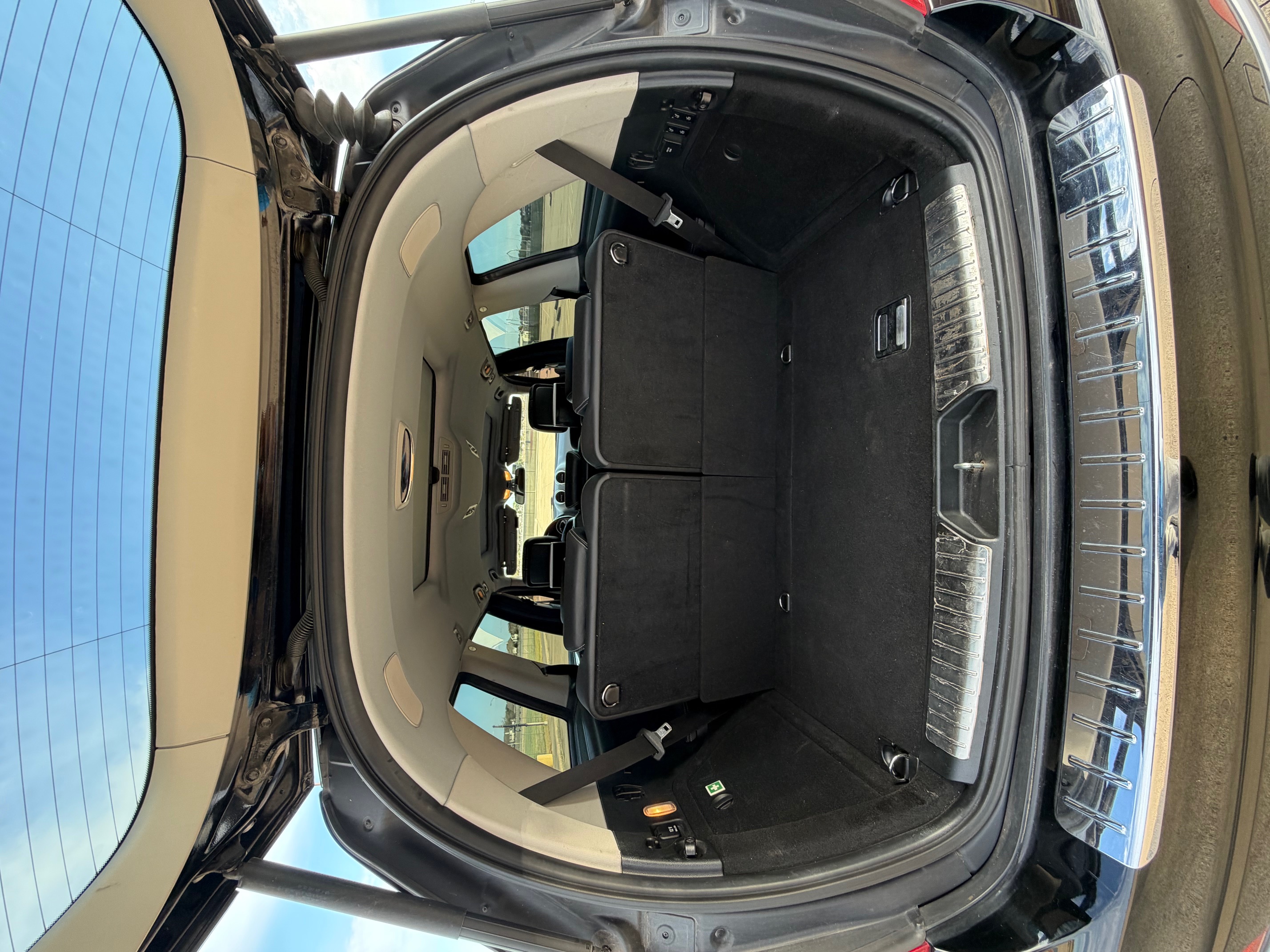 Used 2010 Mercedes-Benz GL 550 4MATIC image 17