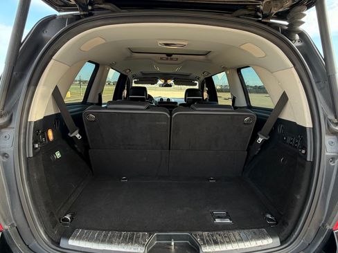 Used 2010 Mercedes-Benz GL 550 4MATIC image 17