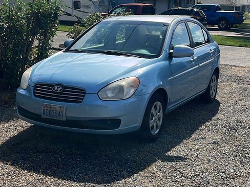 Used 2009 Hyundai Accent GLS FWD image 1
