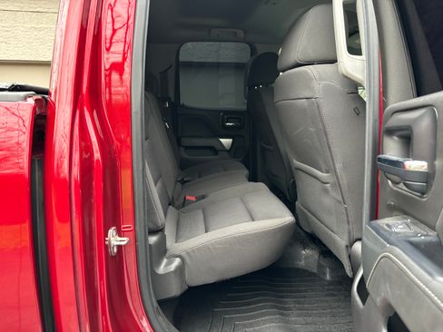 Used 2019 Chevrolet Silverado 1500 LT w/ LPO, Black Pack AWD/4WD image 6