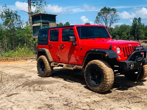 Used 2018 Jeep Wrangler Unlimited Sport w/ Connectivity Group AWD/4WD image 1