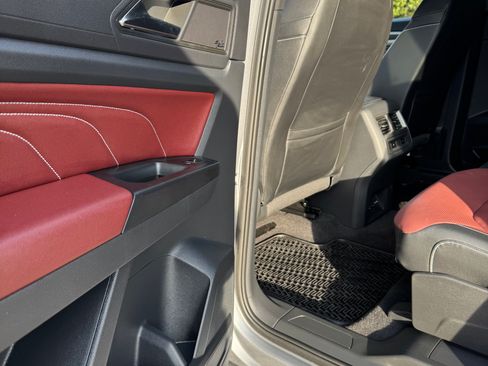 Used 2021 Volkswagen Atlas Cross Sport SEL Premium image 15