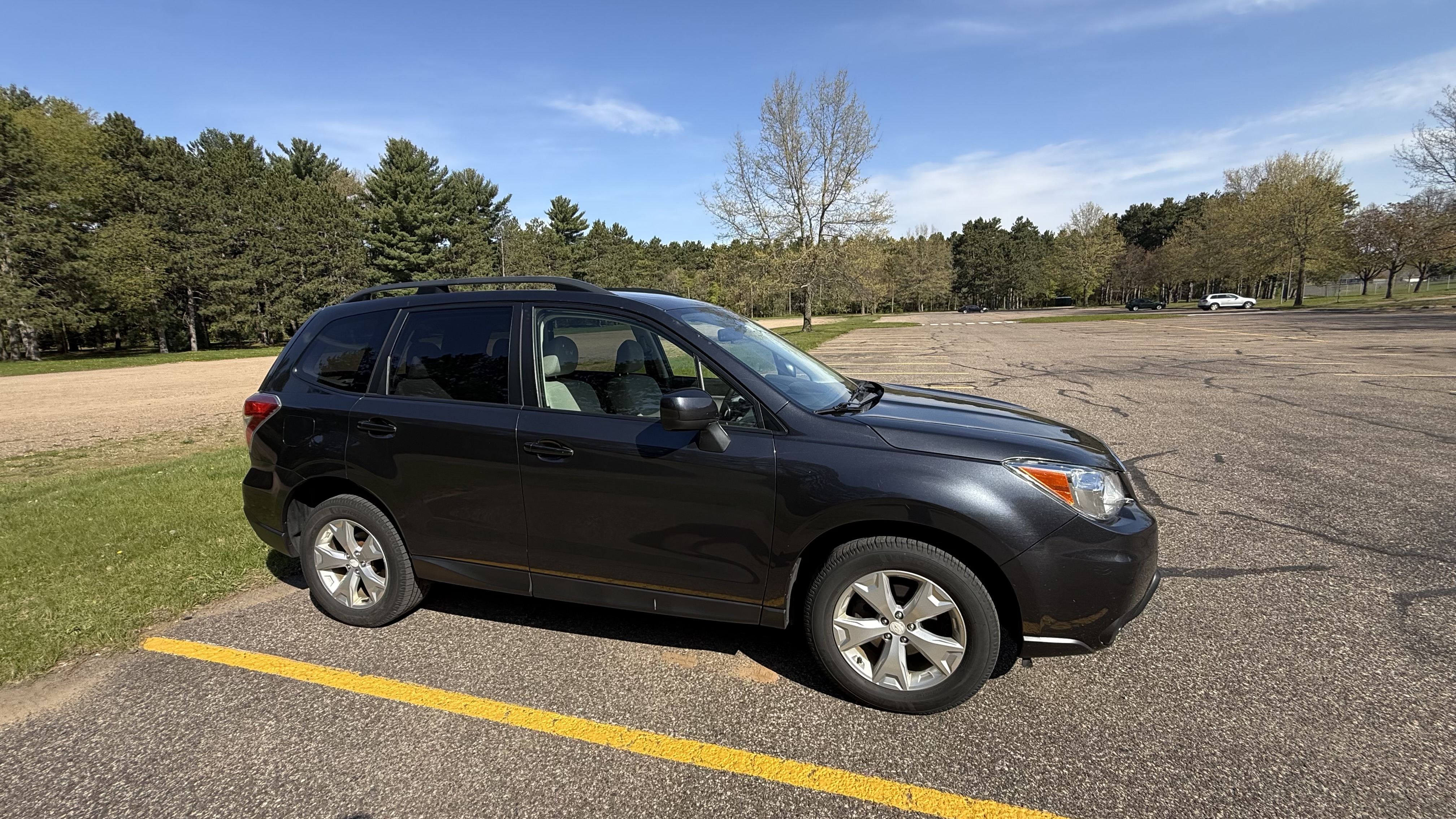 Used 2014 Subaru Forester 2.5i Premium w/ All-Weather Package AWD/4WD image 4