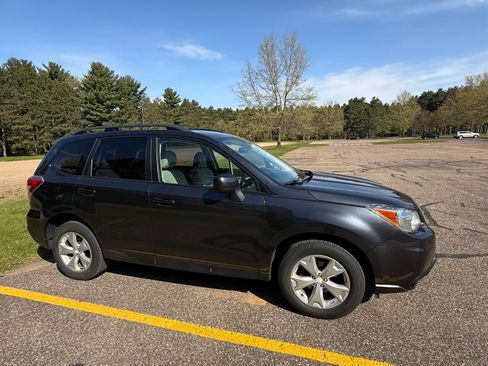 Used 2014 Subaru Forester 2.5i Premium w/ All-Weather Package AWD/4WD image 4