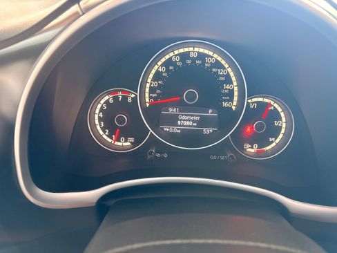 Used 2013 Volkswagen Beetle R-Line FWD image 10
