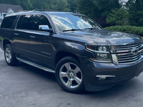 Used 2017 Chevrolet Suburban Premier AWD/4WD image 28