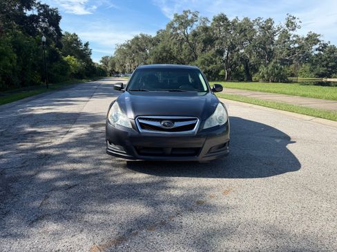 Used 2011 Subaru Legacy 2.5i Premium AWD/4WD image 2