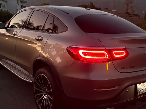 Used 2020 Mercedes-Benz GLC 300 4MATIC Coupe image 11