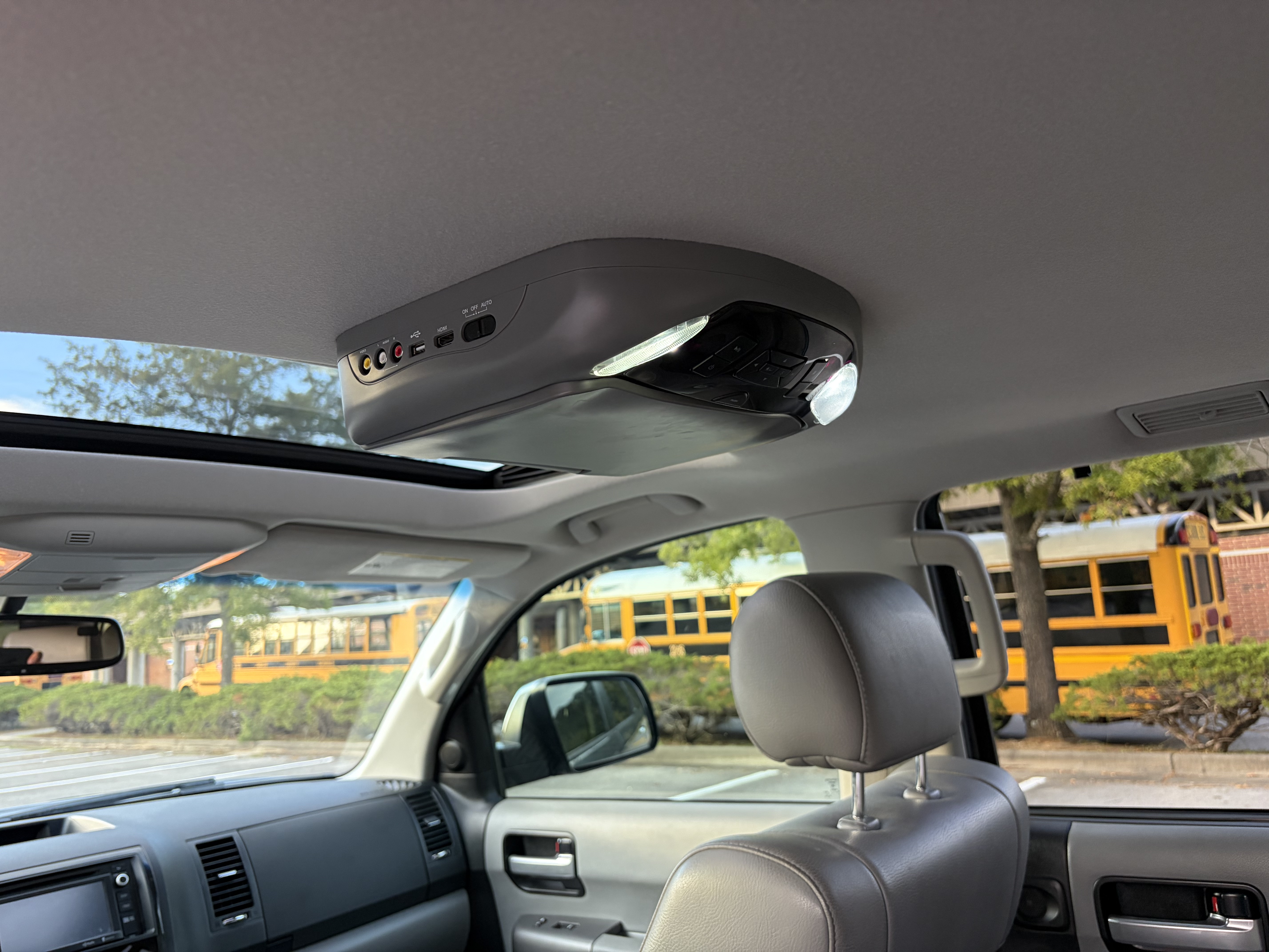 Used 2016 Toyota Sequoia Limited w/ Safety & Convenience Package RWD image 17
