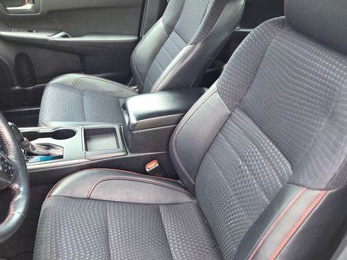 Used 2015 Toyota Camry SE FWD image 11