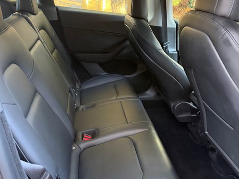 Used 2023 Tesla Model Y Long Range image 9