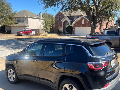 Used 2021 Jeep Compass Latitude w/ Sun and Sound Group image 5