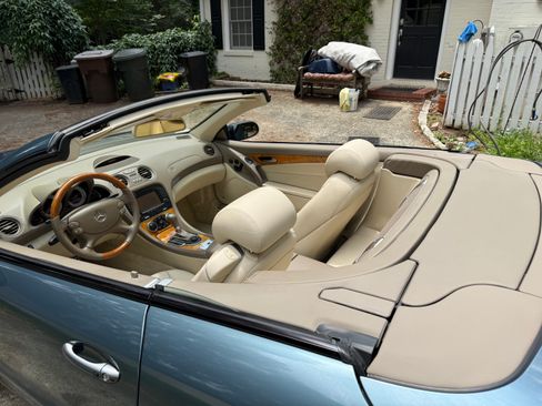 Used 2007 Mercedes-Benz SL 550 image 4