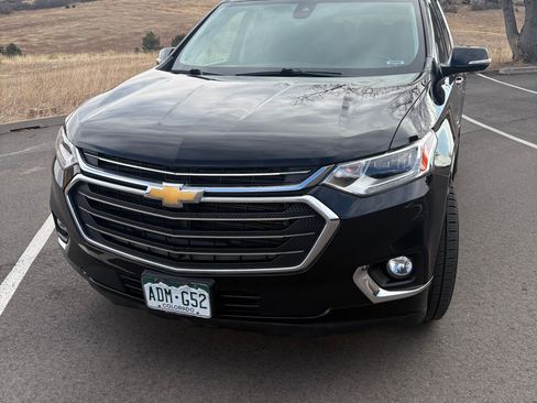 Used 2019 Chevrolet Traverse Premier image 2