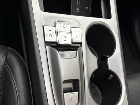 Used 2021 Hyundai Kona Limited image 15