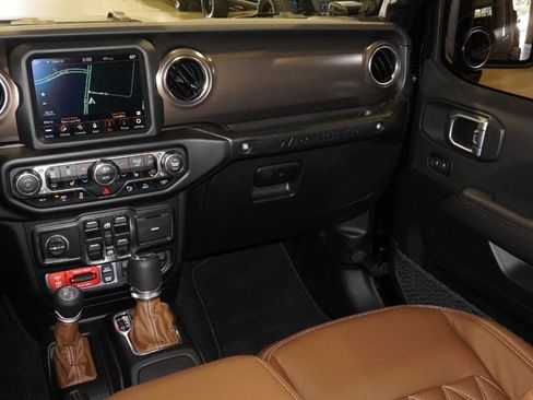 Used 2021 Jeep Wrangler Unlimited Rubicon AWD/4WD image 13