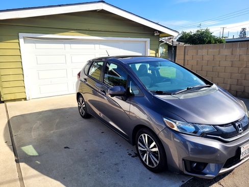 Used 2017 Honda Fit EX image 2