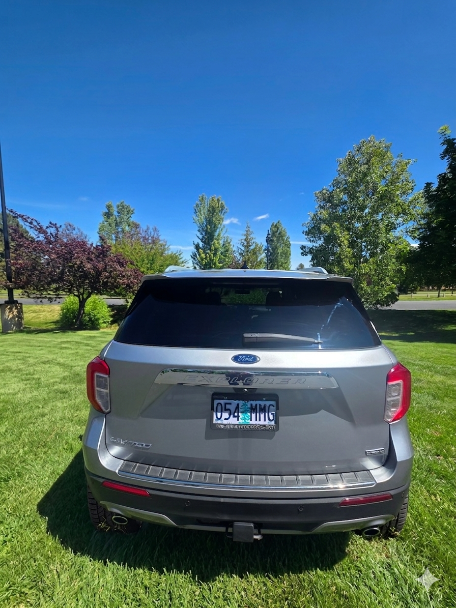 Used 2021 Ford Explorer Limited w/ Hybrid Equipment Group 310A AWD/4WD image 15