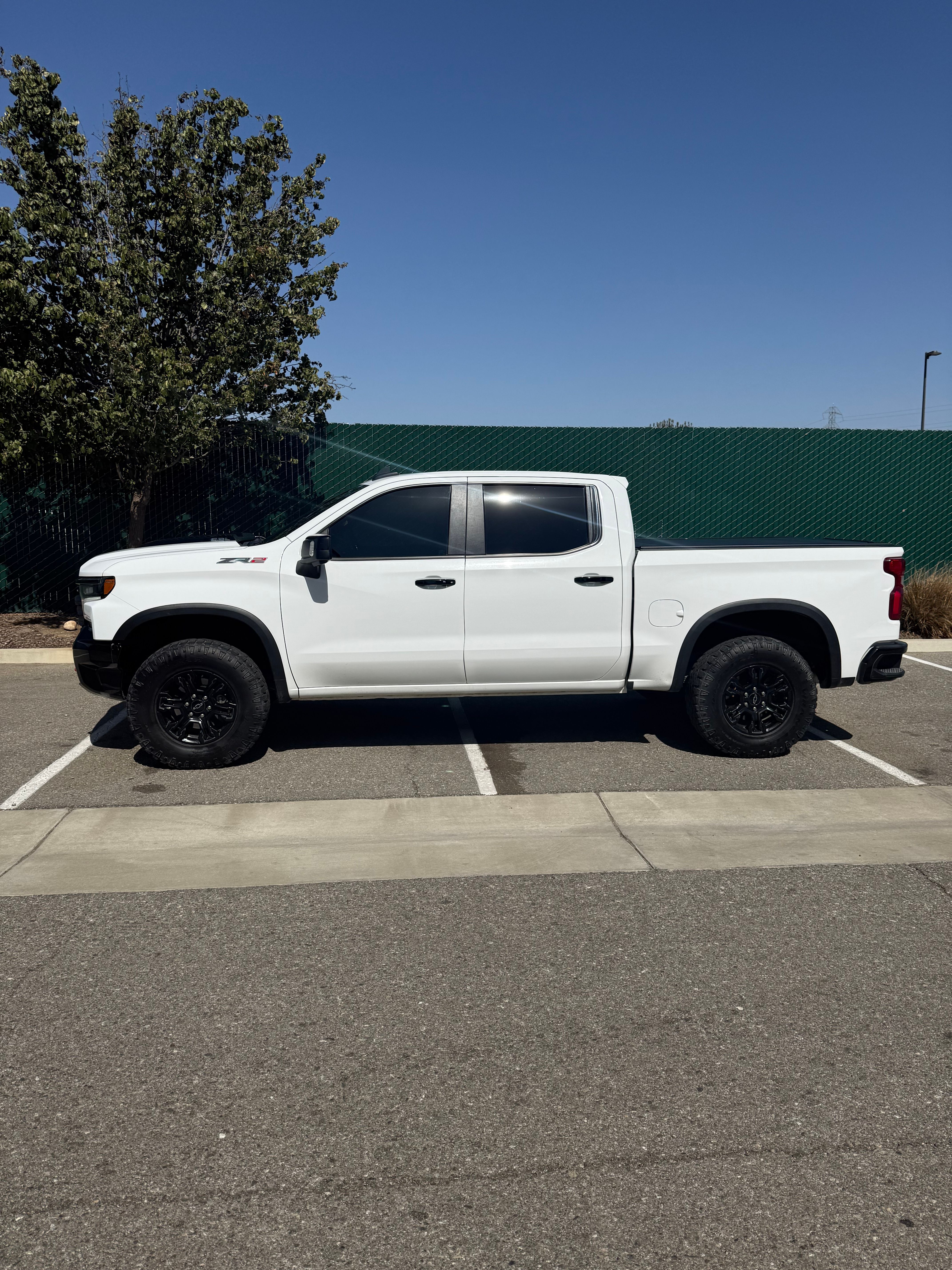 Used 2022 Chevrolet Silverado 1500 ZR2 w/ Technology Package AWD/4WD image 4