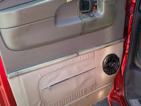 Used 2006 GMC Savana 1500 w/ Preferred Equipment Group image 20