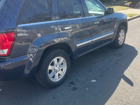 Used 2010 Jeep Grand Cherokee Limited image 9