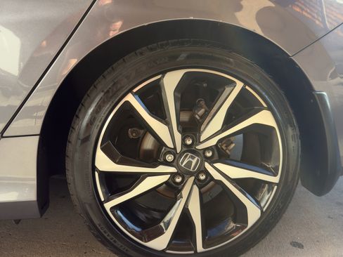 Used 2019 Honda Civic Sport image 9