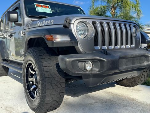 Used 2018 Jeep Wrangler Unlimited Sport S image 6