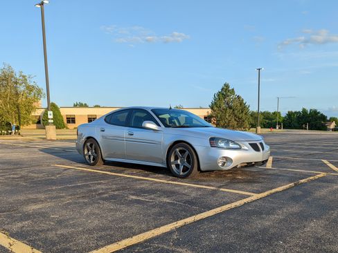 Used 2005 Pontiac Grand Prix GT w/ Comfort And Infotech Package image 2
