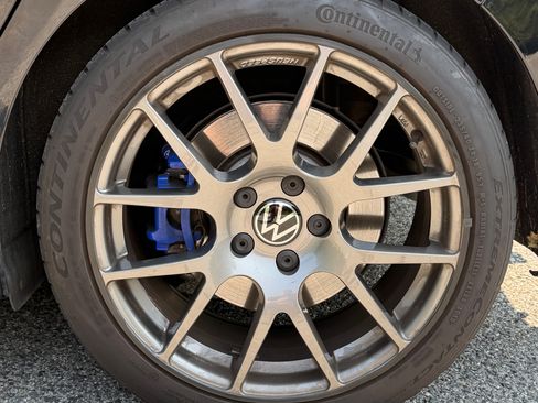 Used 2024 Volkswagen Golf R AWD/4WD image 6