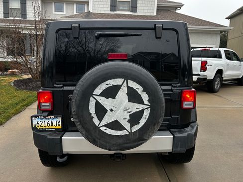 Used 2015 Jeep Wrangler Unlimited Sahara w/ Dual Top Group image 15