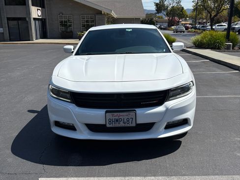 Used 2018 Dodge Charger SXT Plus RWD image 2