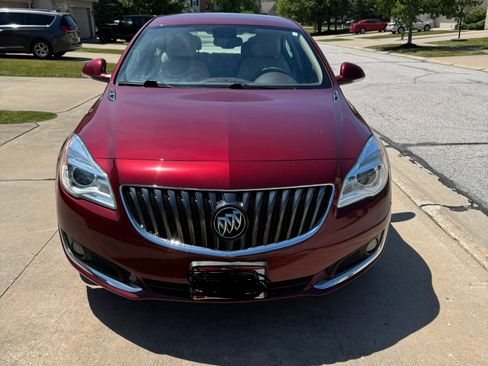 Used 2016 Buick Regal FWD image 2