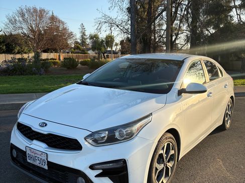 Used 2019 Kia Forte LXS image 4