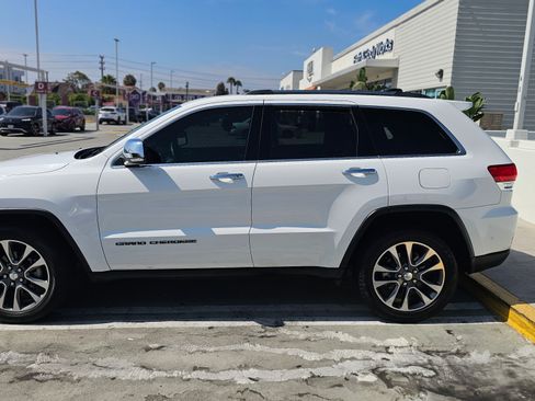 Used 2018 Jeep Grand Cherokee Limited w/ Luxury Group II AWD/4WD image 17