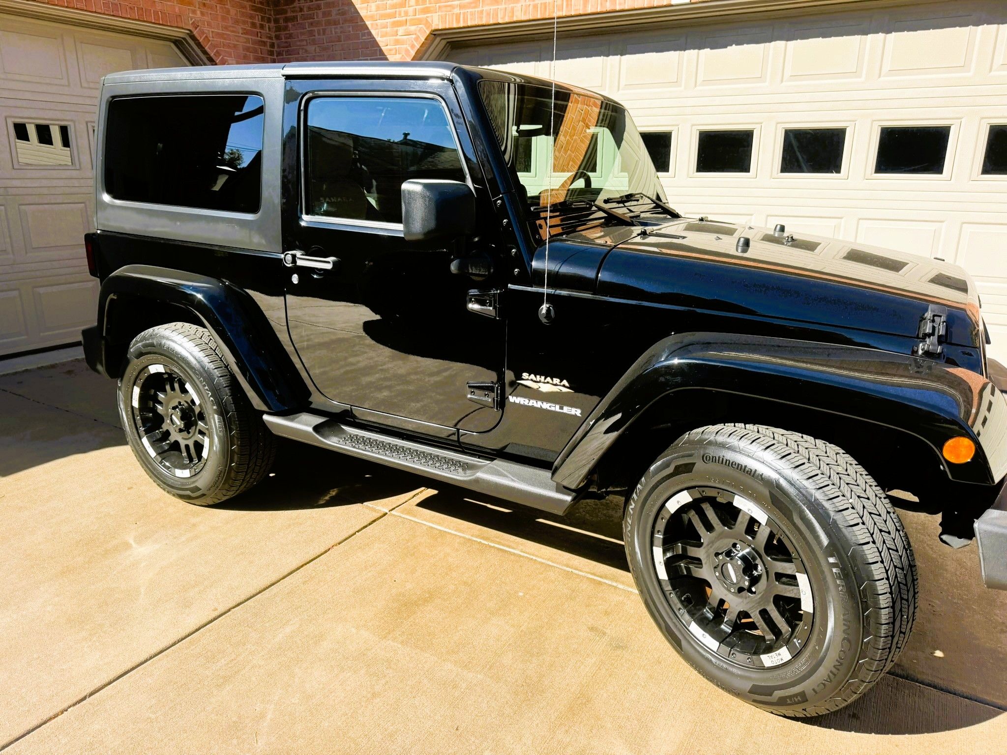 Used 2013 Jeep Wrangler Sahara w/ Connectivity Group AWD/4WD image 1