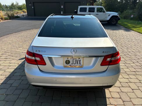 Used 2013 Mercedes-Benz E 550 4MATIC Sedan image 6