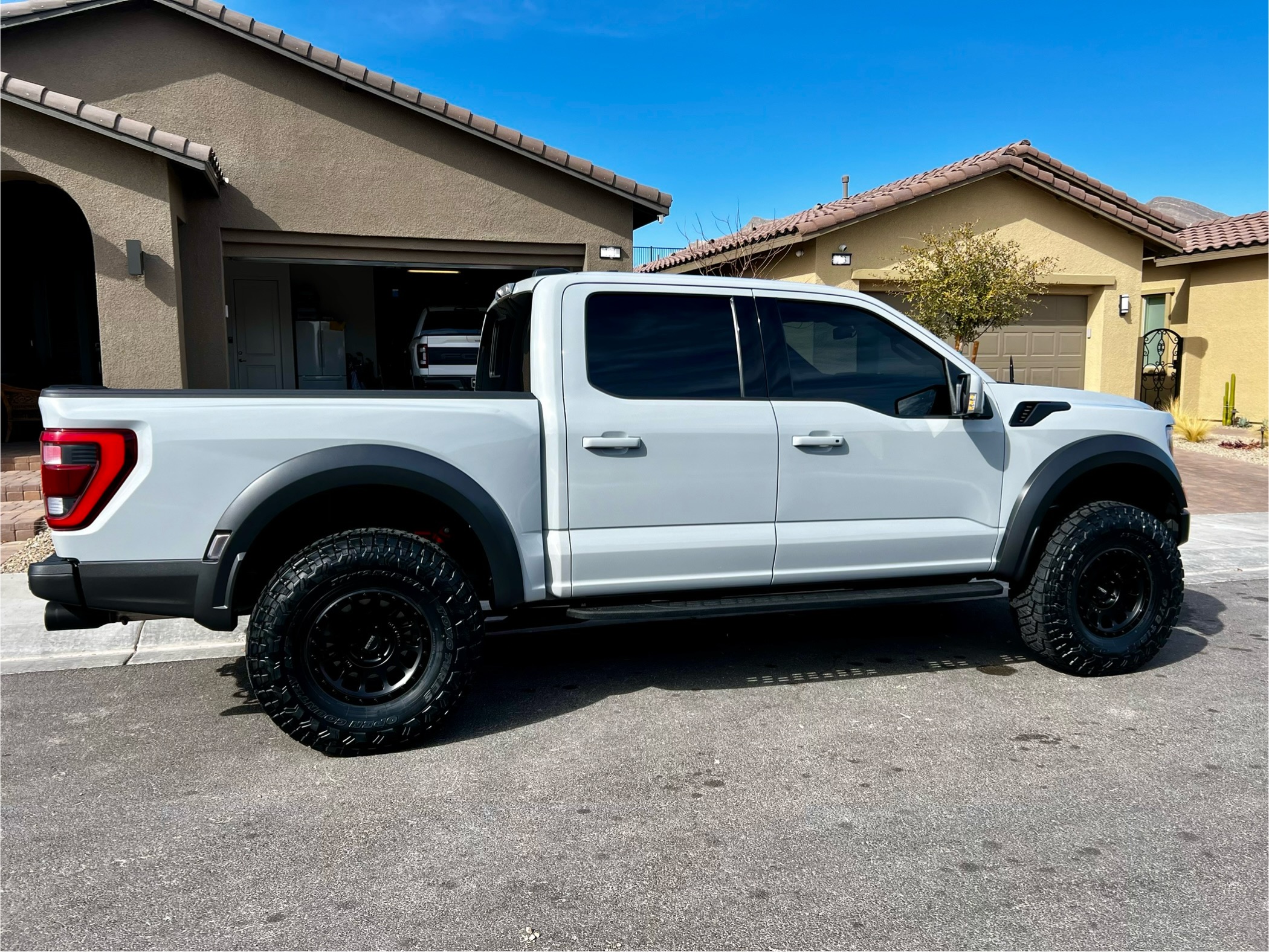 Used 2023 Ford F150 Raptor AWD/4WD image 4