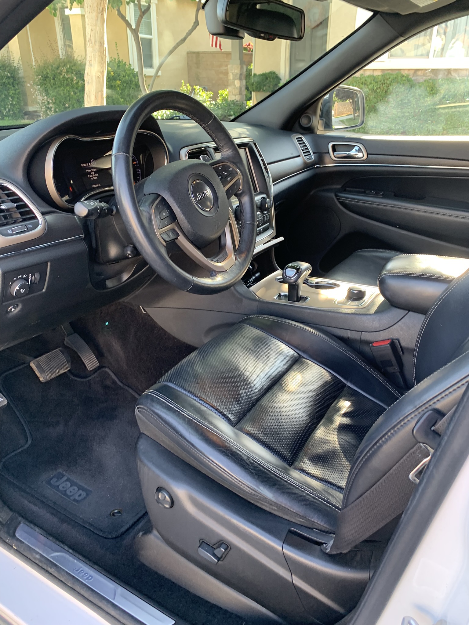 Used 2015 Jeep Grand Cherokee Limited w/ Luxury Group II AWD/4WD image 6