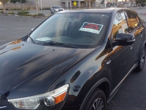 Used 2019 Mitsubishi Outlander Sport ES image 1