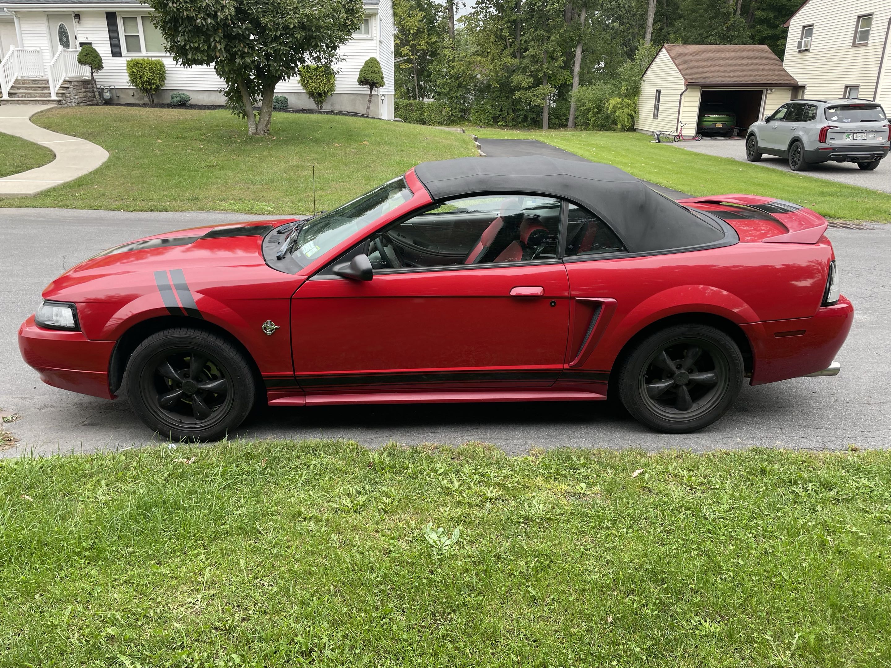 Used 1999 Ford Mustang Convertible RWD image 5