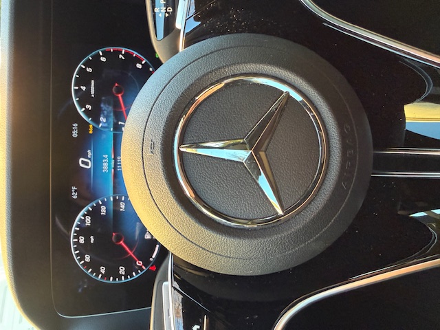 Used 2023 Mercedes-Benz E 350 4MATIC Sedan image 5
