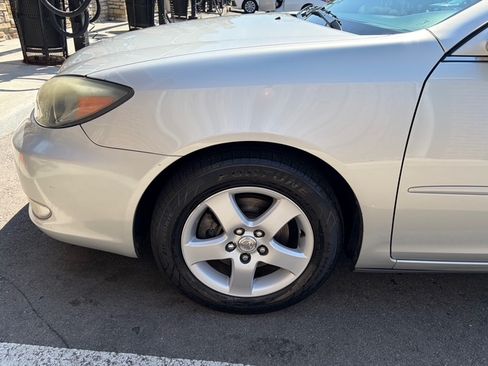 Used 2004 Toyota Camry SE image 10