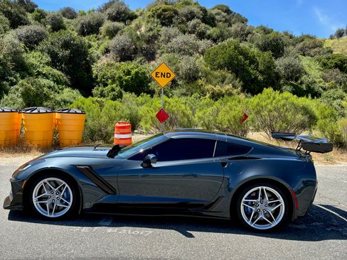Used 2019 Chevrolet Corvette ZR1 RWD image 8
